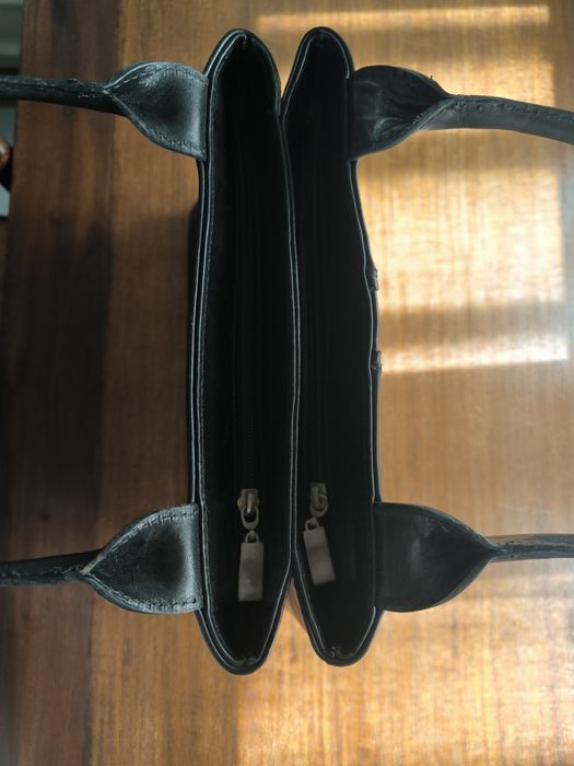 Mala / Carteira em pele preta