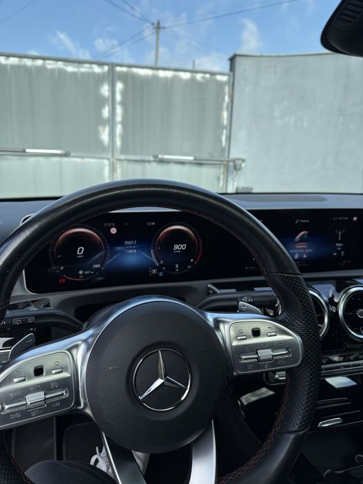 Mercedes-Benz A180d 7G-DCT AMG Line