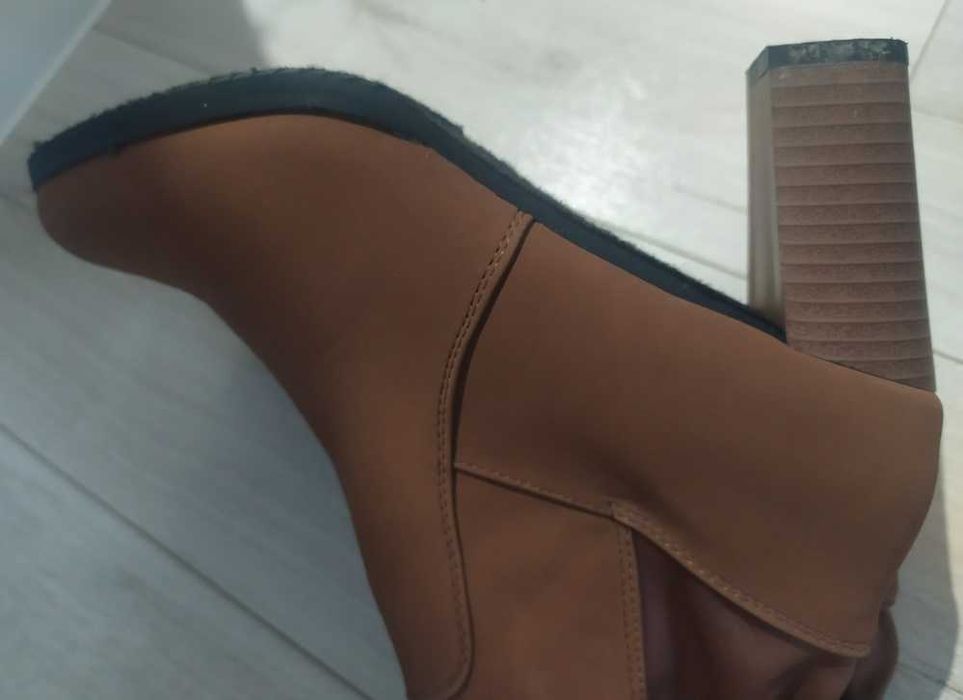 Kozaki camel, r. 37 Wyprzedaż