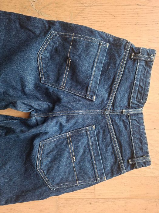Jeansy Bershka 32