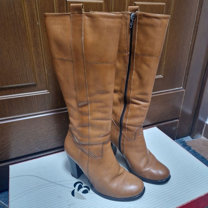 Sprzedam skórzane kozaki