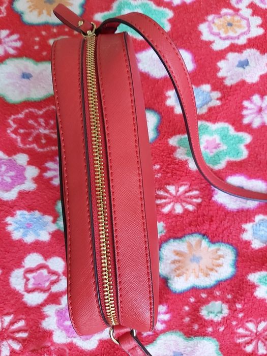 Torebka Guess crossbody listonoszka czerwona
