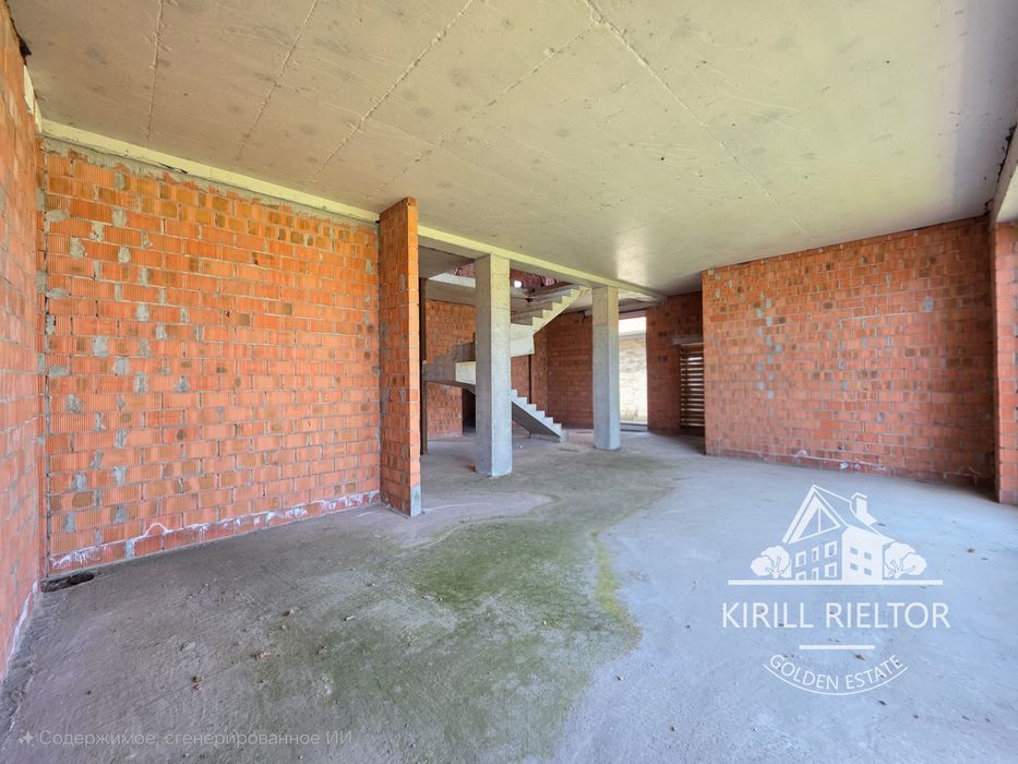 Продажа просторного дома на тихой улице в городке "Золотые Ключи"