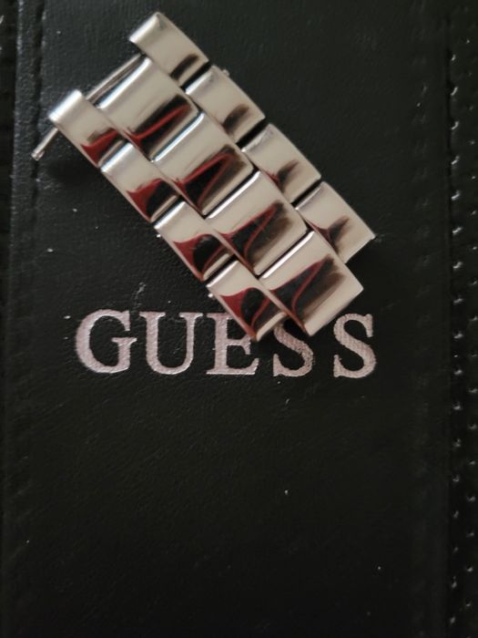 Relógio da guess prateado como novo