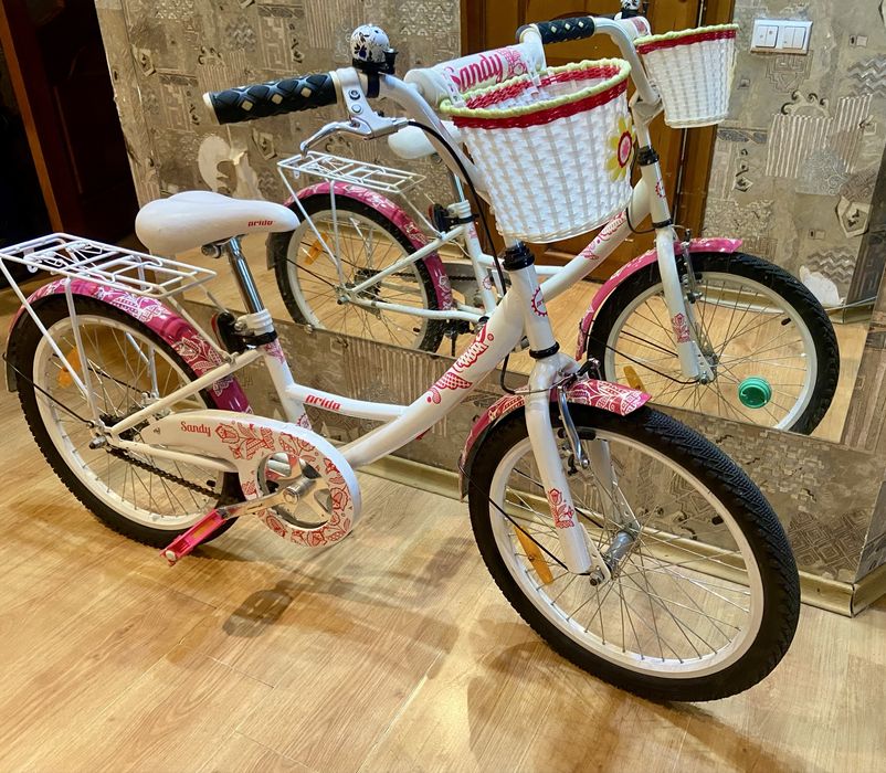 Дитячий велосипед 20” Sandy для дівчинки, у відмінному стані
