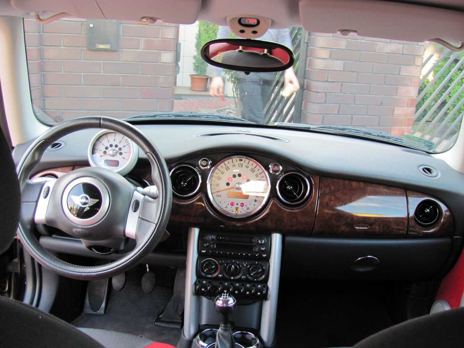 Samochód MINI ONE 2002