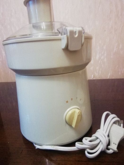 Соковыжималка "Эленберг".