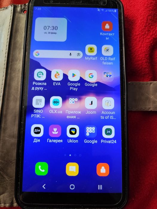 Мобильный телефон Samsung Galaxy J4+