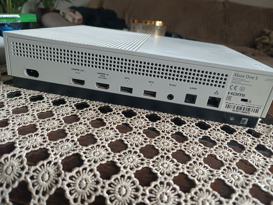 Xbox one s 1TB sprzedam