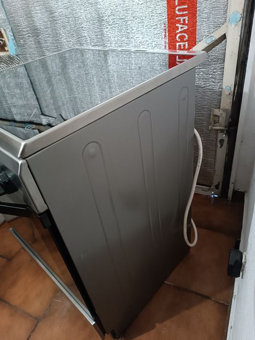 Fogão Indesit Vitrocerâmica + Forno | Excelente estado