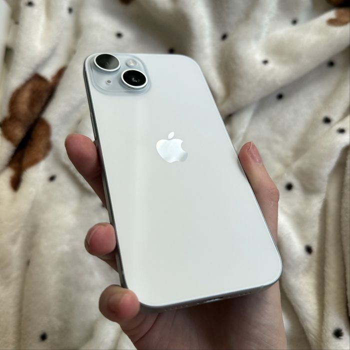 iPhone 15 128GB