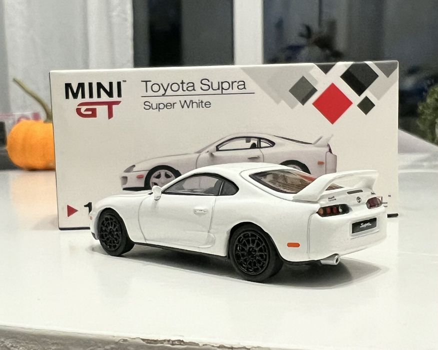 Mini GT No. 14 Toyota Supra A80 White - swapped wheels