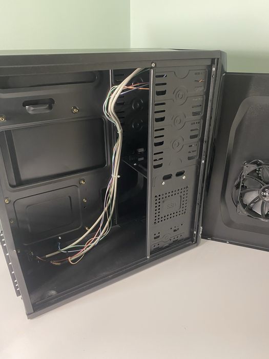 Obudowa pc Akyga z wentylatorem Corsair