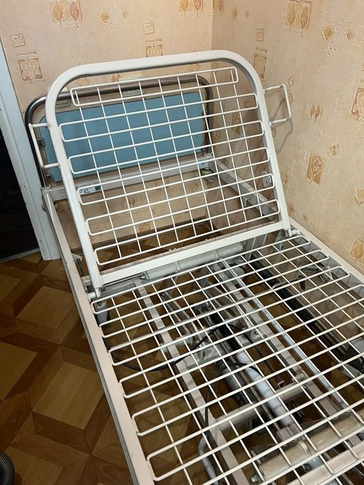 Кровать для лежачих функциональная на колёсах