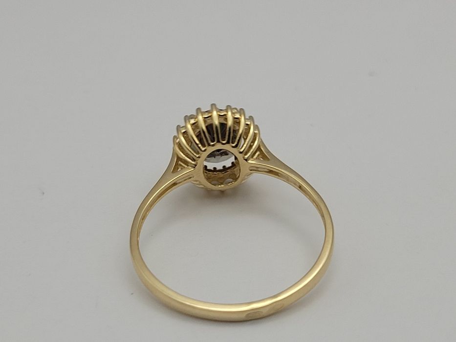 Nowy złoty pierścionek złoto próby 585, cyrkonie ocechowany rozmiar 20