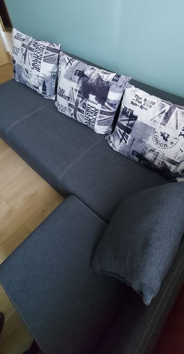 Używany sofa,narożnik,poduchy,pufa.