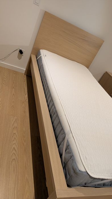Cama com colchão 90x200
