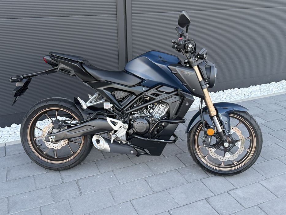 Honda CB125R z 2023r Niemcy 5 tys km ksiazki idealne