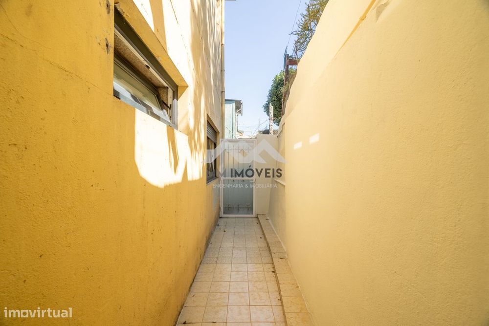 Andar de Moradia |  Rio Tinto | Garagem | Logradouro