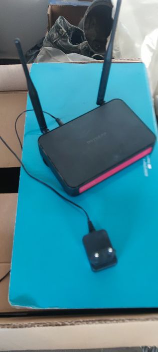 Router w+ifi Netgear modem model JWNR2010v5