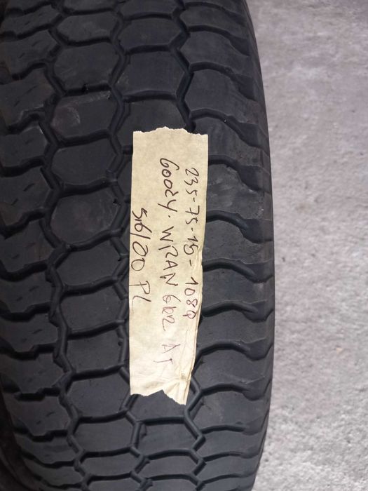 2 Pneus 235/75R15 4x4 Goodyear