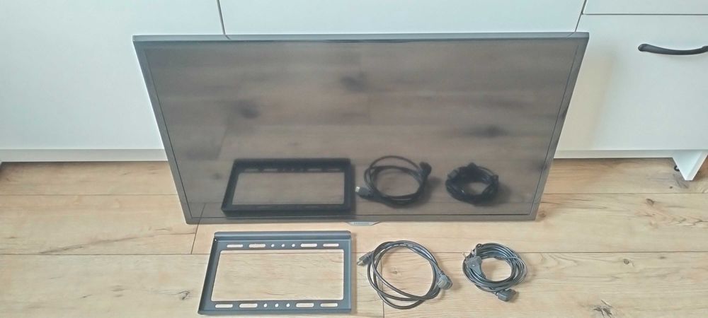 Telewizor 32" Full HD Samsung 32F5500 HDMI + uchwyt na ścianę