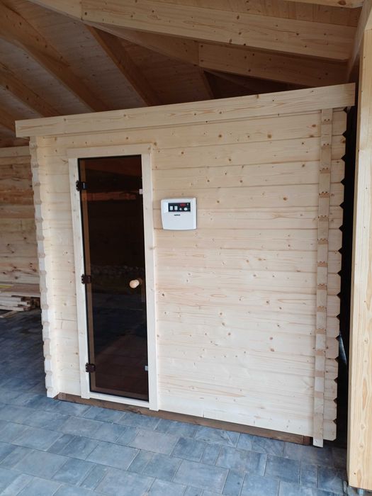 Sauna 230 x 230 cm duża witryna piec harvia wall kamienie