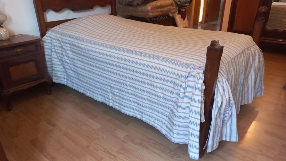 Colcha em tecido de sarja