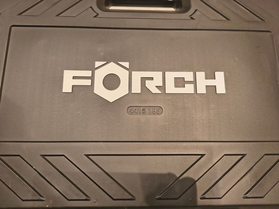 Zestaw narzędzi forch, klucze nasadowe, grzechotka