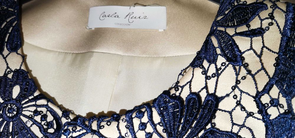 Casaco em cetim muito elegante Novo