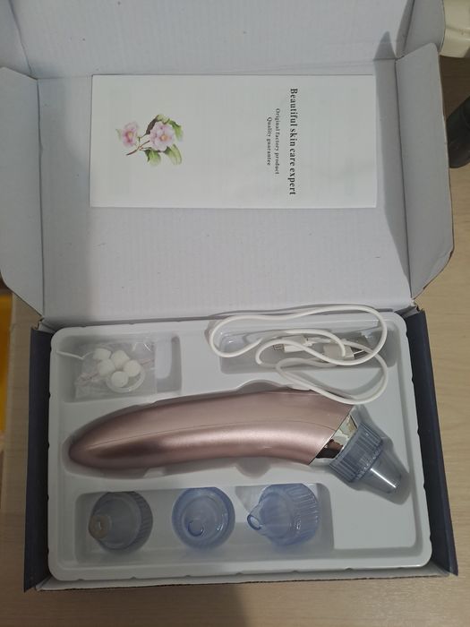 Вакуумний очисник для очищення обличчя від чорних цяток