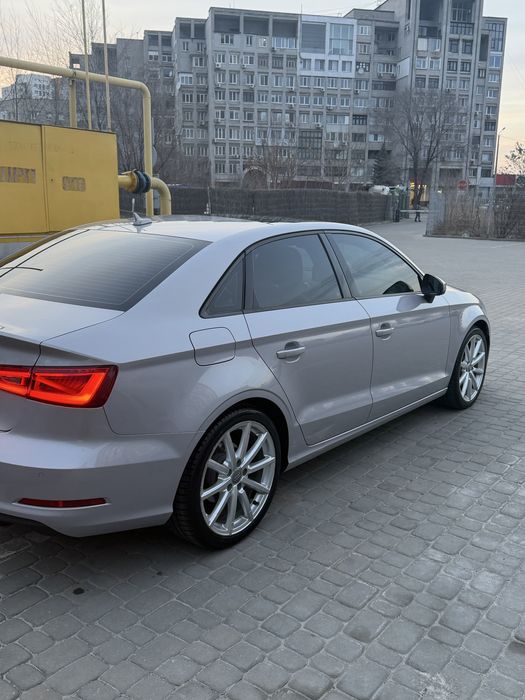 Продам Audi  A3 2015 года