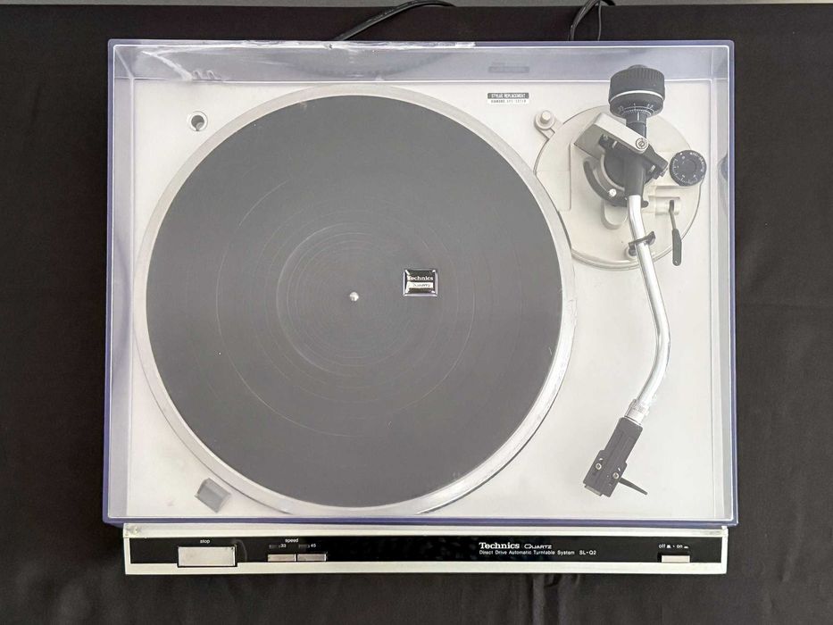 Technics SL-Q2 Direct Drive Turntable / Gira-Discos
