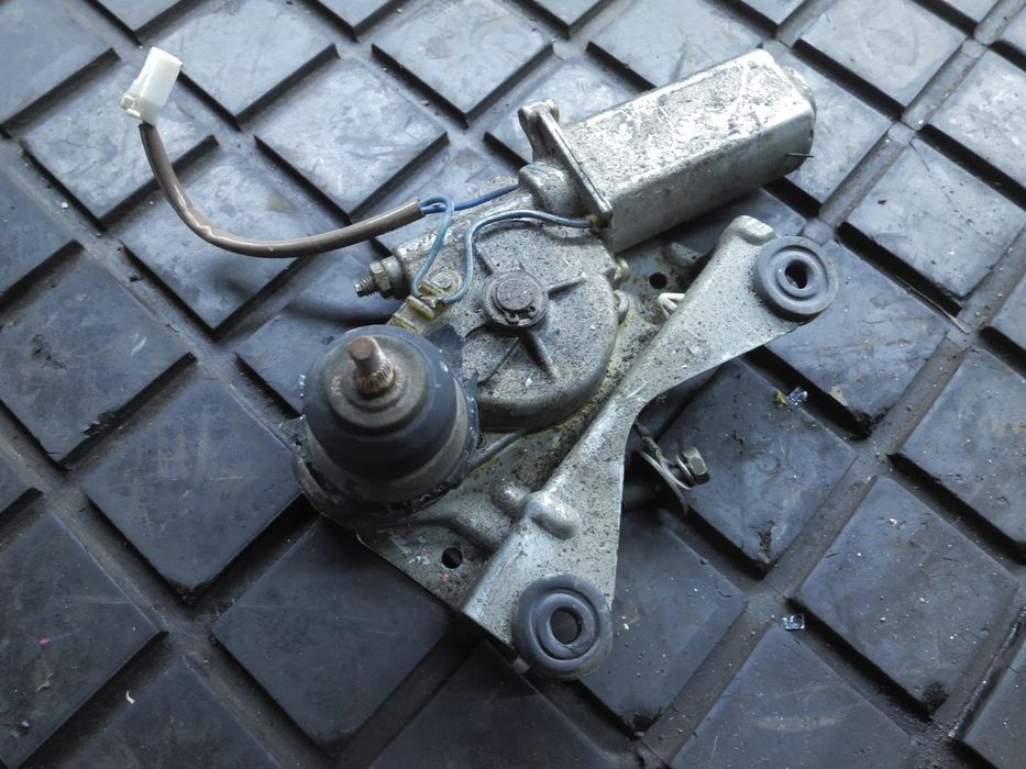 849100-6552 Silniczek wycieraczek tyl Mazda MX3