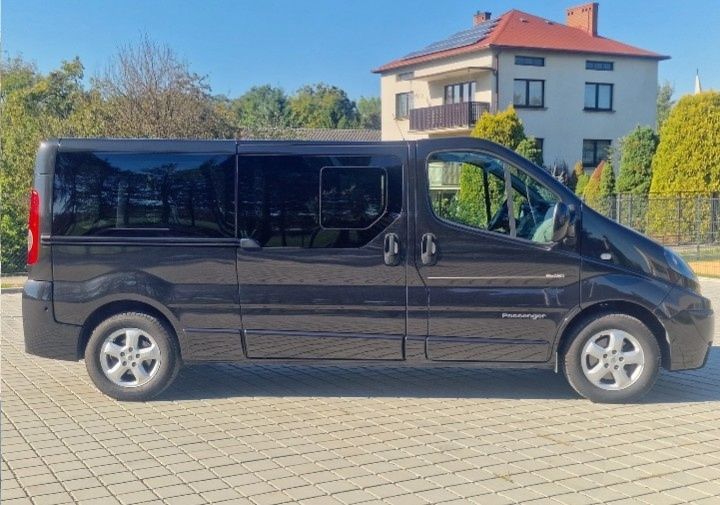 Renault Trafic 2.0 dCi 115 FAP Grand Passenger Black Edition