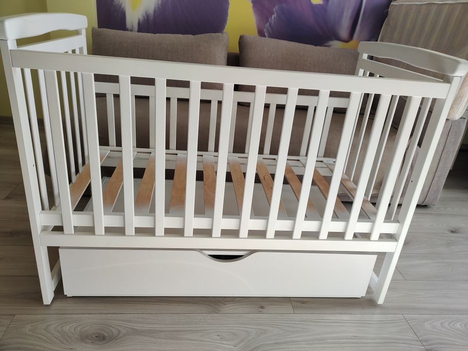 Ліжко дитяче біле з маятником та матрацом. 3 в 1 - Львів