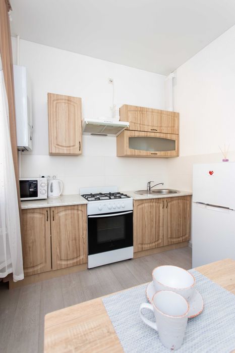 Центр. Хмельницького 6а. 2 кімнати. Власник. Квартира подобово