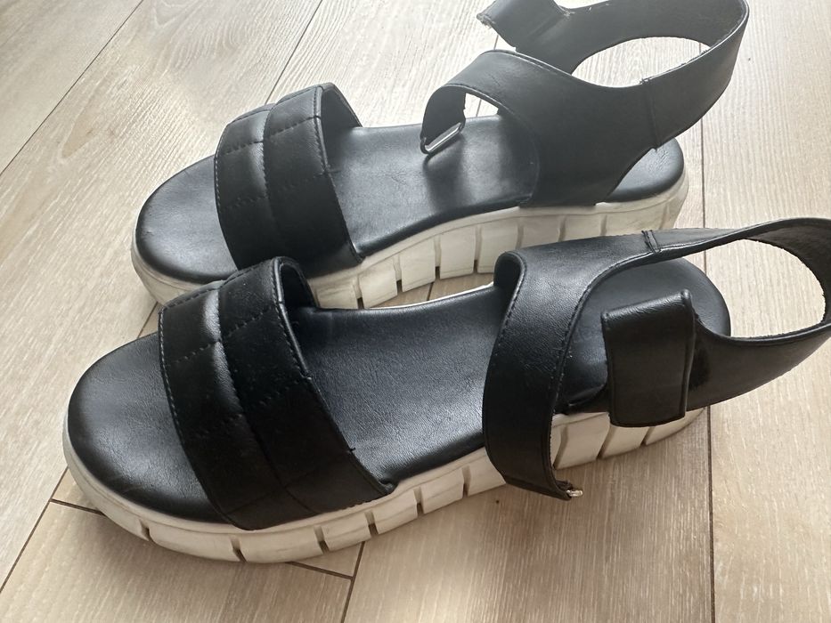 Sandałki dla dziewczynki rozmiar 35