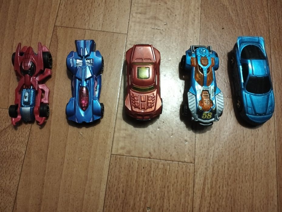 Машинки hot wheels