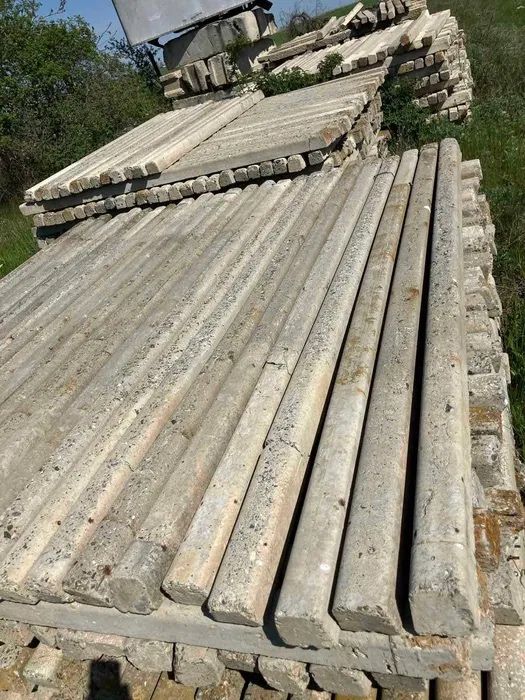 Продам Виноградные столбики(стовпчики)и сетка рабица