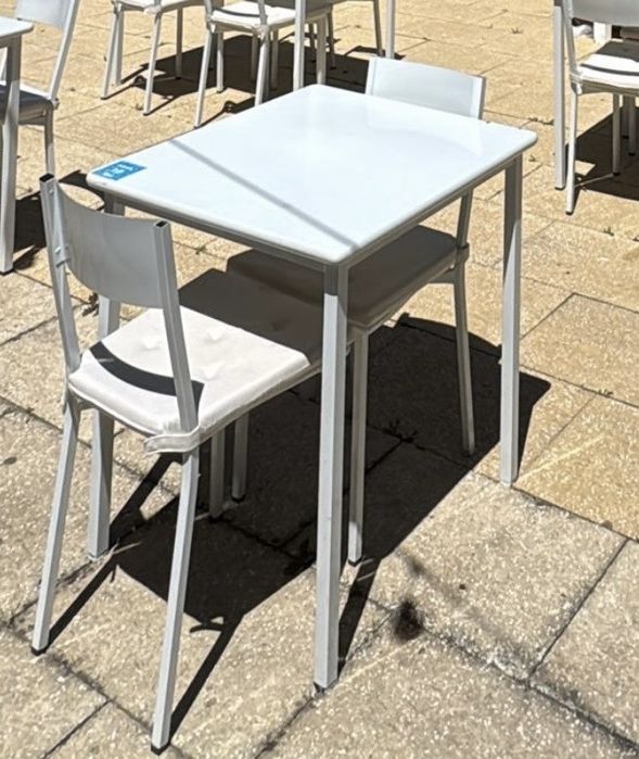 Mesas e Cadeiras Café Brancas (interior / exterior)