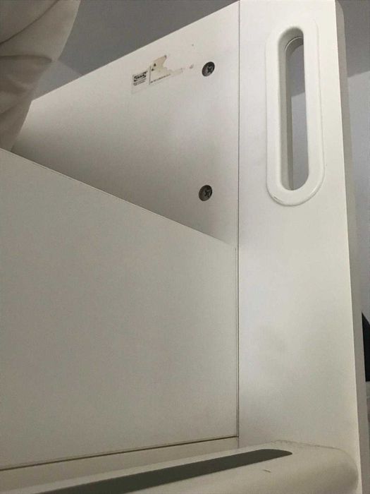 Beliche alto com secretária, roupeiro e estante