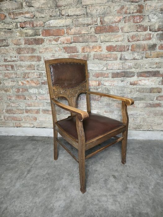 Fotel dębowy secesja stan dobry