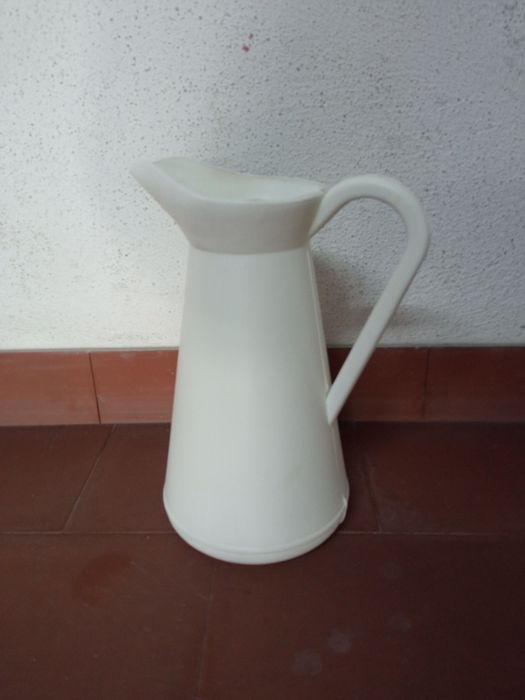 Jarro branco ll Plástico