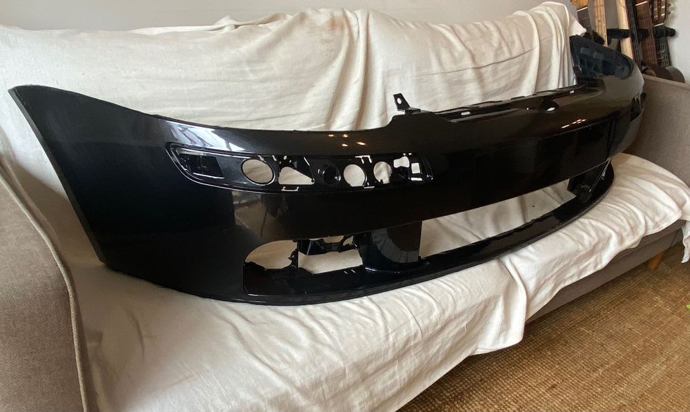 Para-choques Frontal Golf V Preto – Novo, Acabado de Pintar