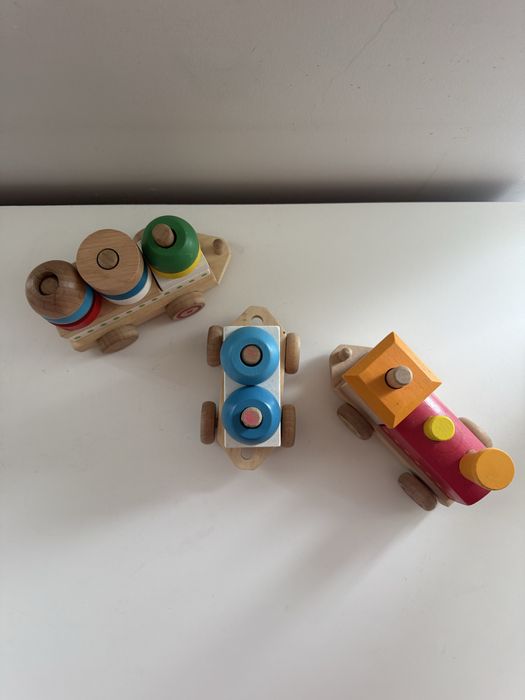 Comboio de Madeira de Encaixe com Blocos Coloridos