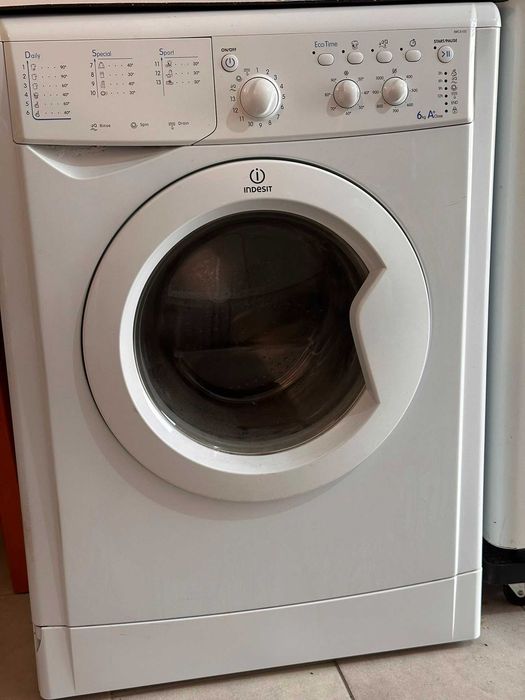 Maquina de lavar roupa indesit