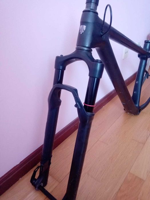 Quadro Trek Procaliber com suspensão RockShox SID - vendido separado