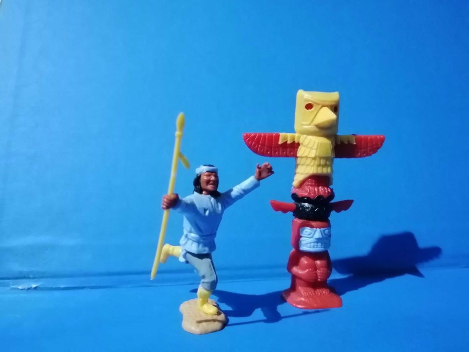 Timpo Toys - 8 Fotos