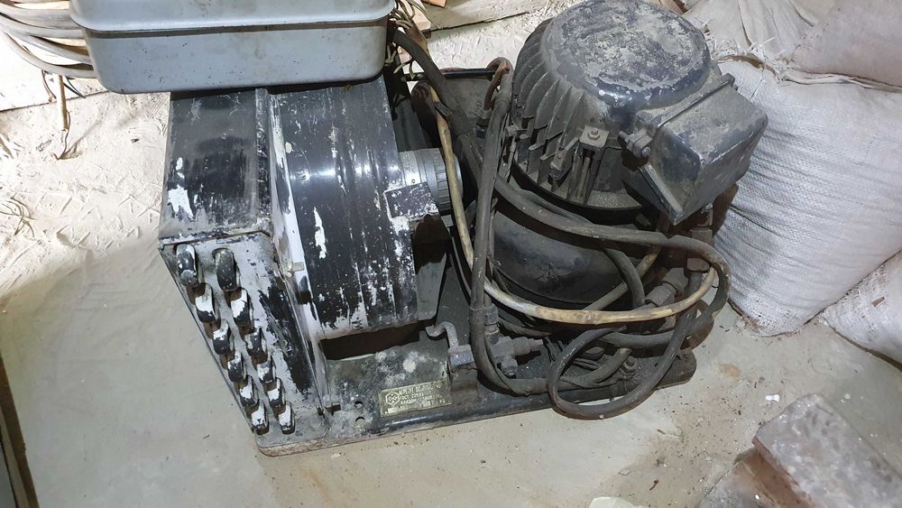 Холодильный агрегат от промышленного холодильника  Холодильний агрегат